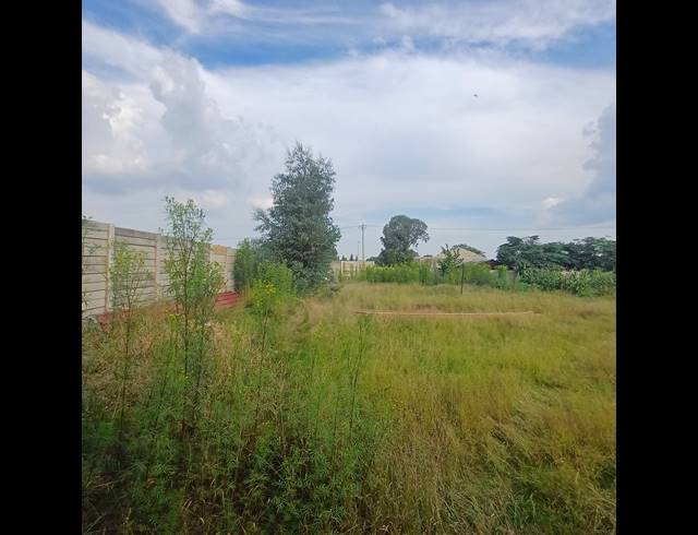996M² VACANT LAND FOR SALE IN KOOKRUS